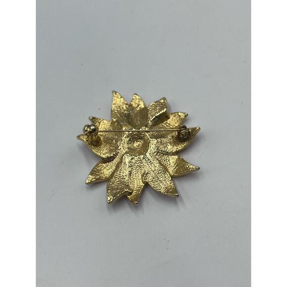 Vintage Textured Gold Tone &
Enamel Flower Pin Brooch Poinsettia
Christmas Pin - Picture 7 of 8
